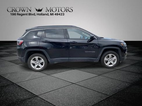 Used 2023 Jeep Compass Latitude w/ Convenience Group AWD/4WD image 8