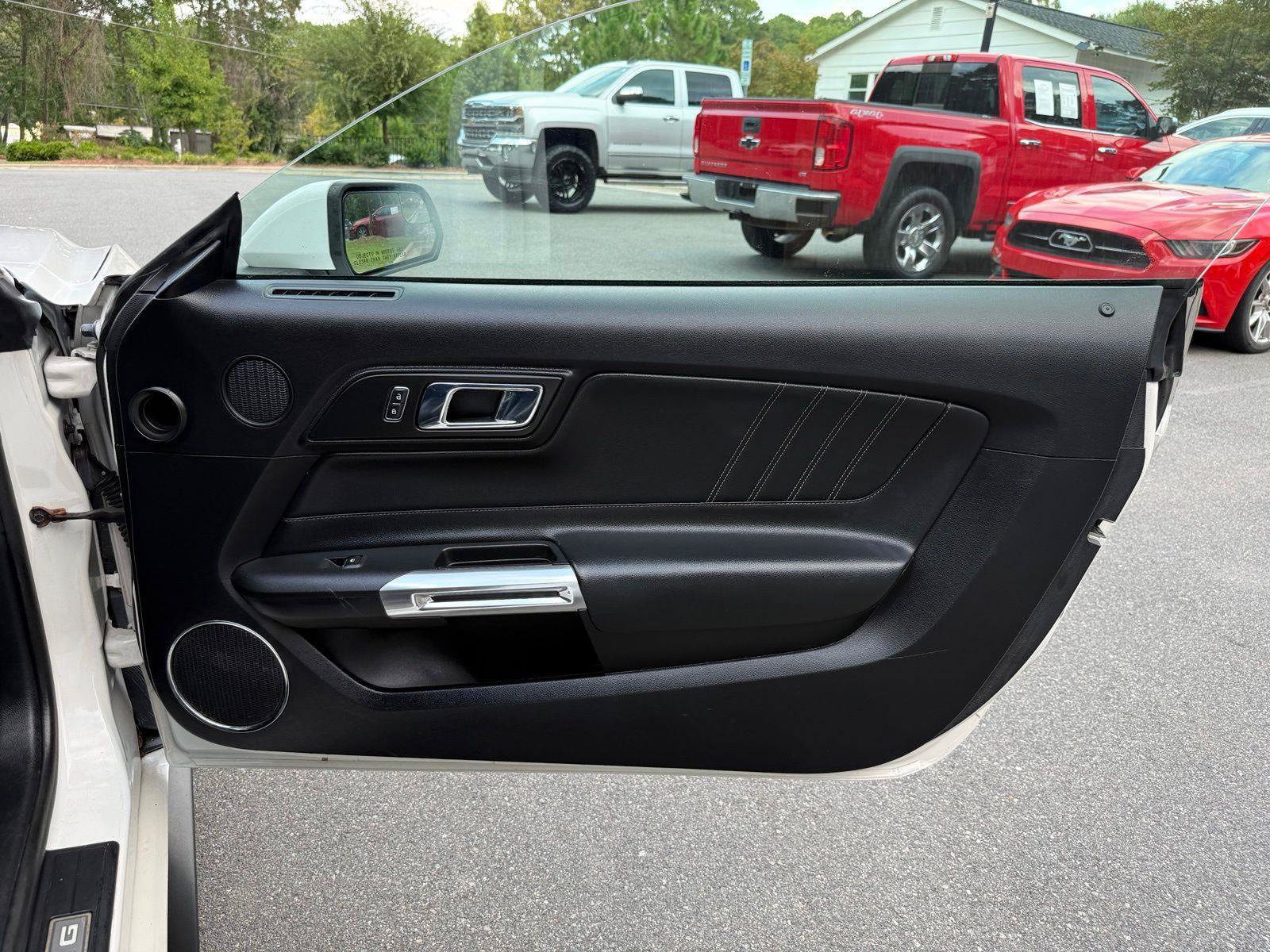 Used 2017 Ford Mustang GT Premium RWD image 19