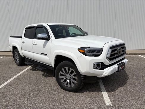 Used 2022 Toyota Tacoma Limited AWD/4WD image 9