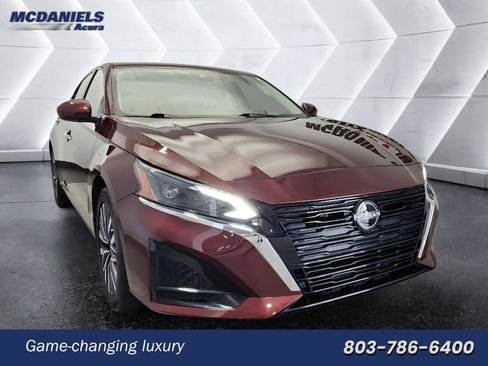 Used 2024 Nissan Altima 2.5 SV w/ SV Premium Package image 1