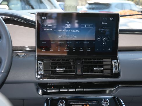 Used 2024 Lincoln Navigator Black Label image 19