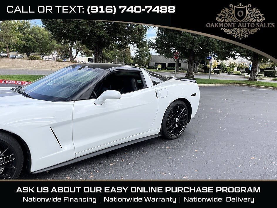 Used 2011 Chevrolet Corvette Coupe w/ 1LT RWD image 6