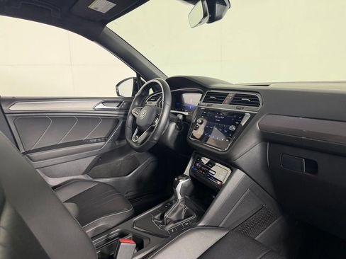 Used 2023 Volkswagen Tiguan SE R-Line FWD image 32