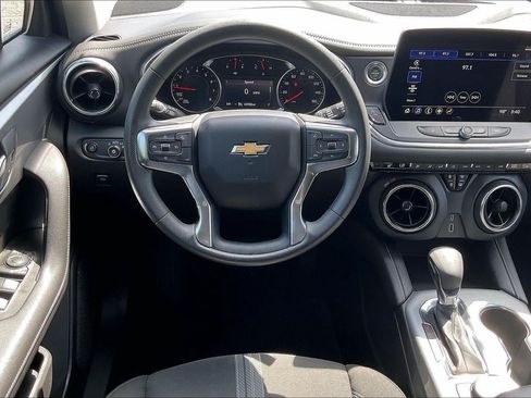 Used 2025 Chevrolet Blazer LT FWD image 5