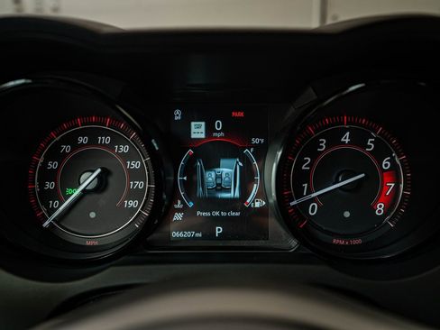 Used 2020 Jaguar F-TYPE Coupe image 32