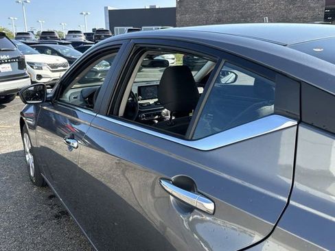 Used 2025 Nissan Altima 2.5 S image 11