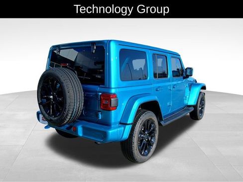 Used 2024 Jeep Wrangler Unlimited Sahara w/ Technology Group AWD/4WD image 6
