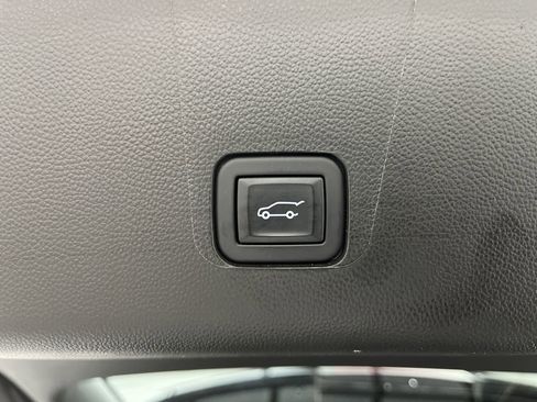 Certified 2023 Chevrolet Traverse LT w/ LPO, Floor Liner Package AWD/4WD image 33
