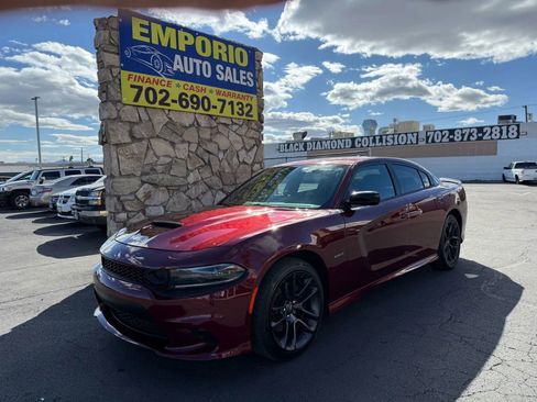 Used 2019 Dodge Charger R/T w/ Blacktop Package image 2