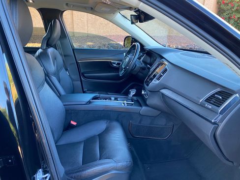 Used 2020 Volvo XC90 T6 Momentum image 59