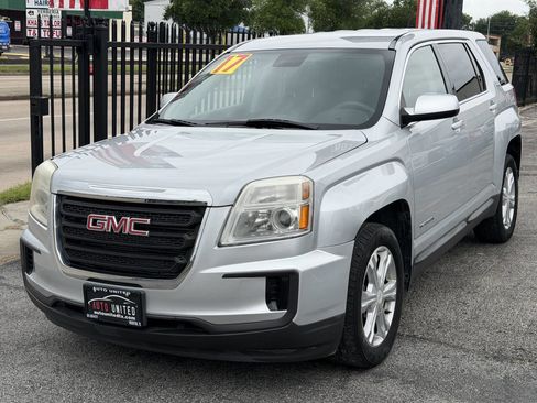 Used 2017 GMC Terrain SLE FWD image 2