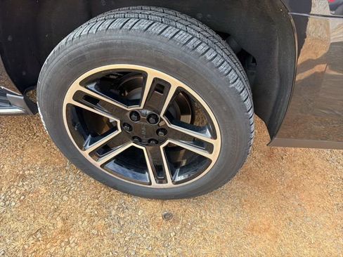 Used 2020 GMC Yukon XL Denali w/ Open Road Package image 5