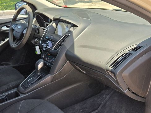 Used 2017 Ford Focus SEL FWD image 29