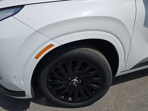 Used 2025 Hyundai Palisade Calligraphy AWD/4WD image 10