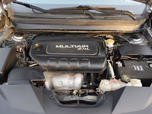 Used 2019 Jeep Cherokee Latitude w/ Popular Appearance Group FWD image 31