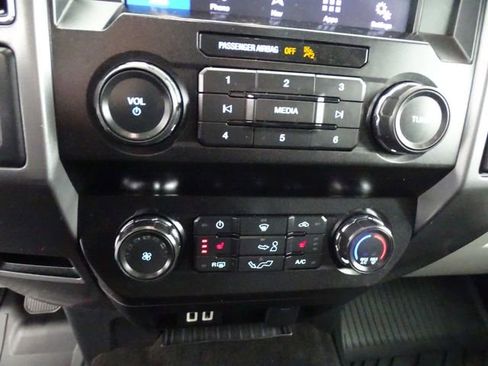 Used 2019 Ford F150 XLT w/ Equipment Group 302A Luxury AWD/4WD image 11