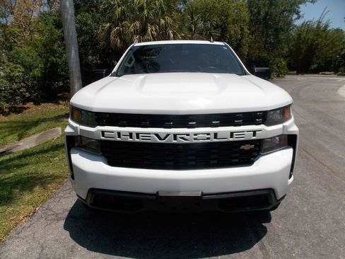Used 2020 Chevrolet Silverado 1500 Custom w/ Custom Value Package AWD/4WD image 13