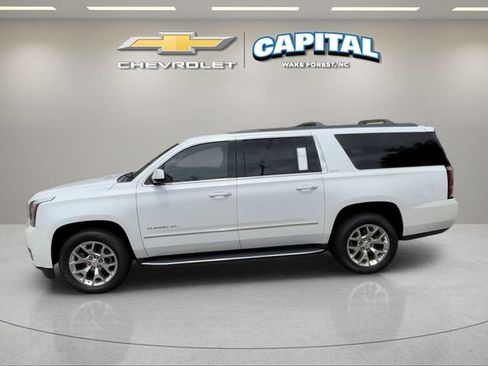 Used 2017 GMC Yukon XL SLT w/ Premium Edition RWD image 2