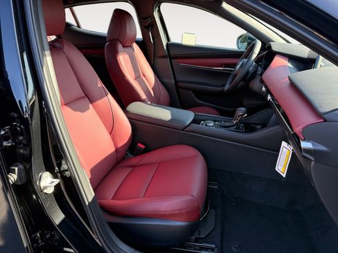 New 2026 MAZDA MAZDA3 Hatchback w/Premium Plus Pkg image 19