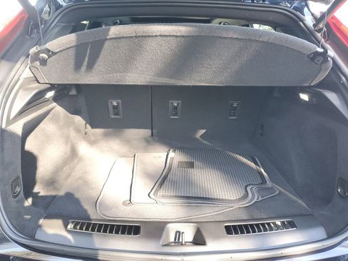 Used 2022 Cadillac XT4 Premium Luxury w/ Enhanced Visibility Package image 25