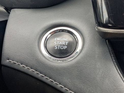 Used 2023 Toyota Highlander XLE image 32