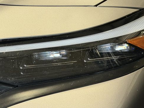 Used 2024 Hyundai Elantra Limited FWD image 9
