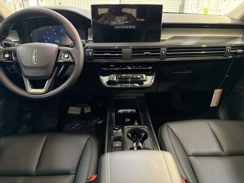 New 2026 Lincoln Corsair Premiere image 22