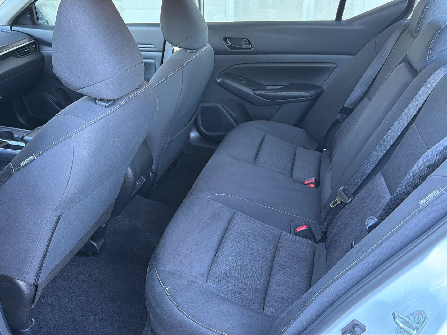 Used 2025 Nissan Altima 2.5 SV FWD image 11