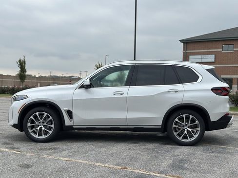 New 2026 BMW X5 xDrive40i w/ Premium Package image 4