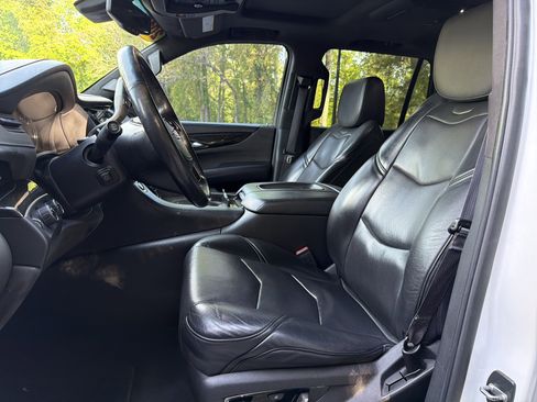 Used 2016 Cadillac Escalade Platinum image 11