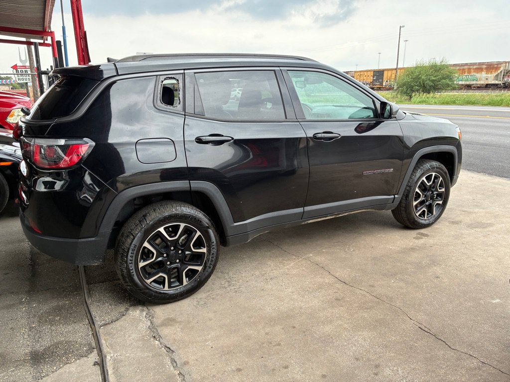 Used 2020 Jeep Compass Trailhawk AWD/4WD image 11