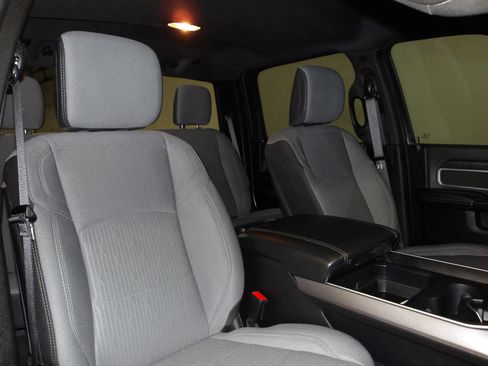 Used 2024 RAM 2500 Big Horn AWD/4WD image 17
