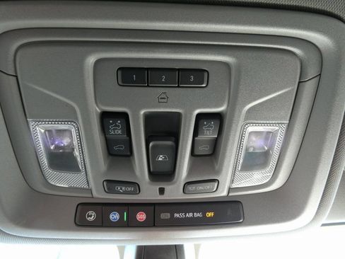Used 2022 Chevrolet Silverado 1500 LT Trail Boss w/ Convenience Package II AWD/4WD image 29