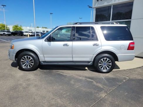 Used 2017 Ford Expedition XLT AWD/4WD image 5