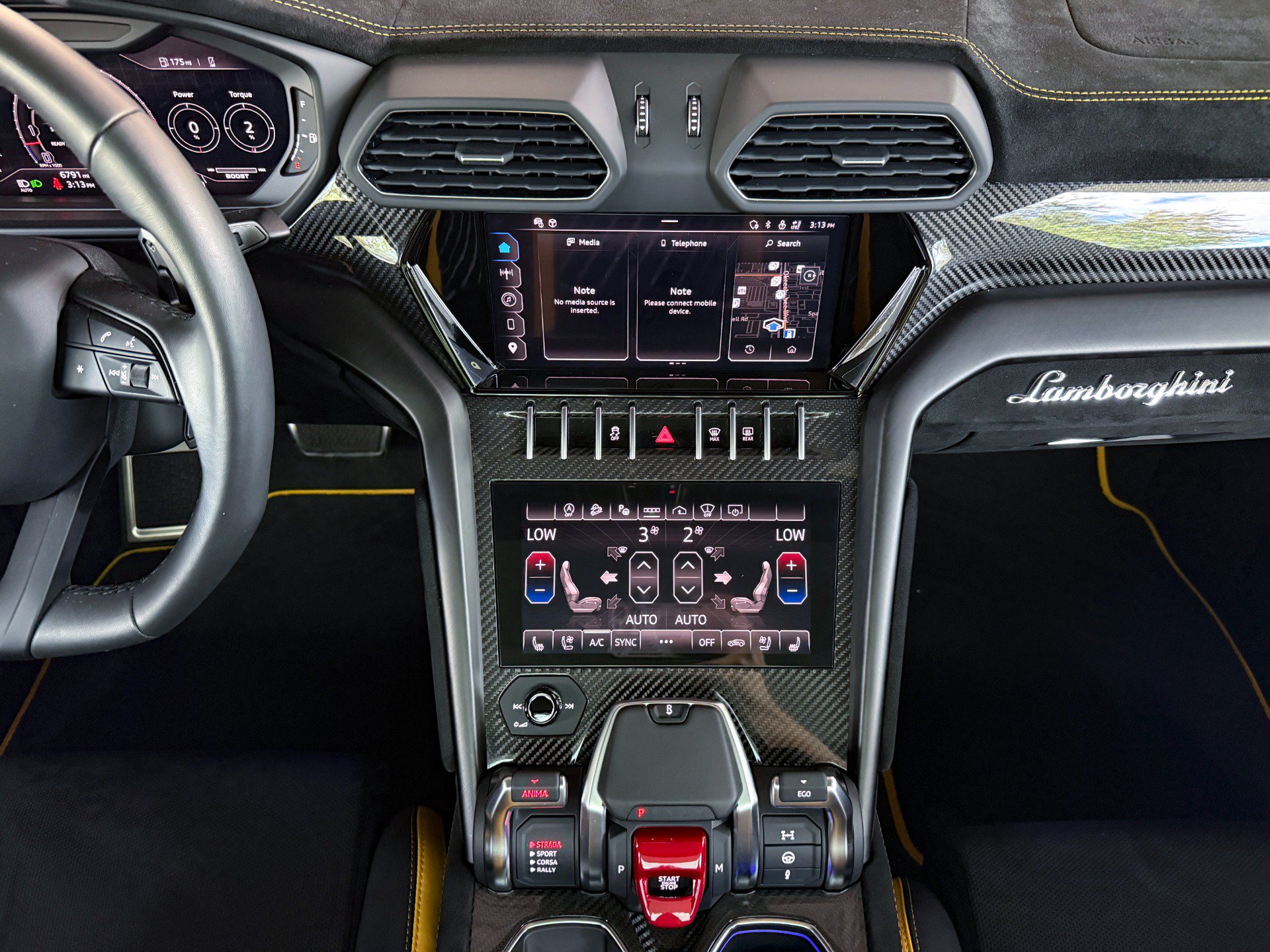 Used 2024 Lamborghini Urus Performante AWD/4WD image 38