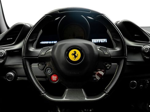 Used 2018 Ferrari 488 GTB RWD image 32