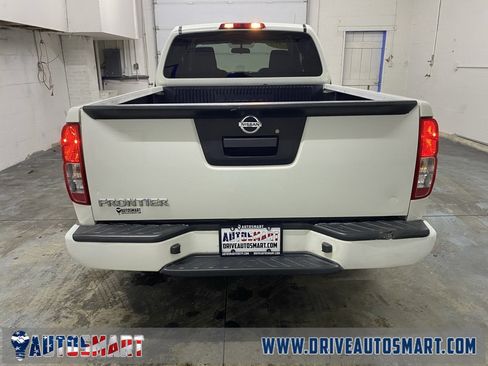 Used 2018 Nissan Frontier S image 28