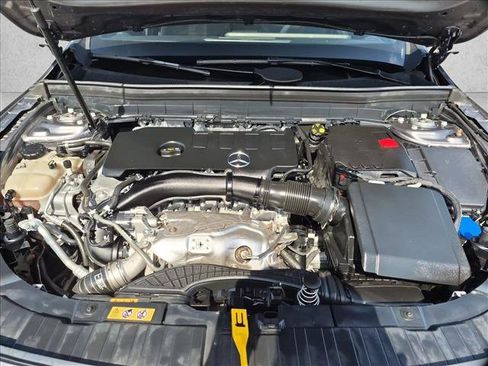 Used 2021 Mercedes-Benz GLB 250 4MATIC image 26