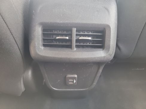 Used 2022 Chevrolet Equinox LS FWD image 16