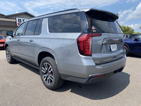 Used 2023 GMC Yukon XL AT4 w/ AT4 Premium Package AWD/4WD image 3