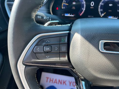 Used 2023 Jeep Grand Cherokee Altitude image 34