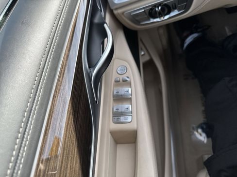 Used 2020 BMW 750i xDrive w/ Autobahn Package image 9