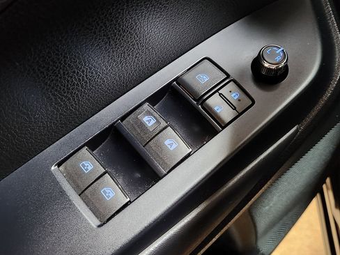 Used 2019 Toyota Highlander XLE FWD image 43