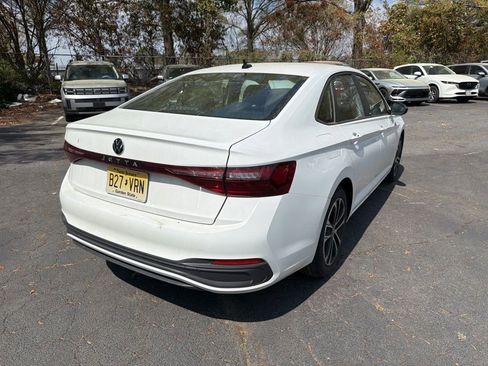 Used 2025 Volkswagen Jetta Sport image 5