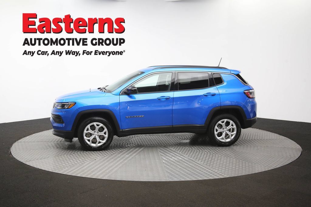 Used 2024 Jeep Compass Latitude AWD/4WD image 59