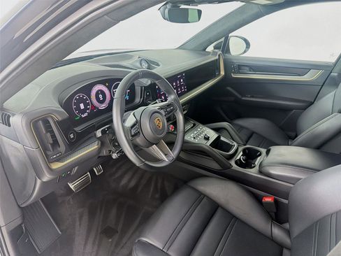 Used 2024 Porsche Cayenne Turbo GT AWD/4WD image 4