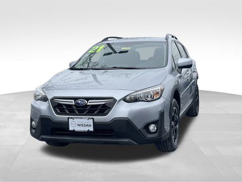 Used 2021 Subaru Crosstrek 2.0i Premium image 2