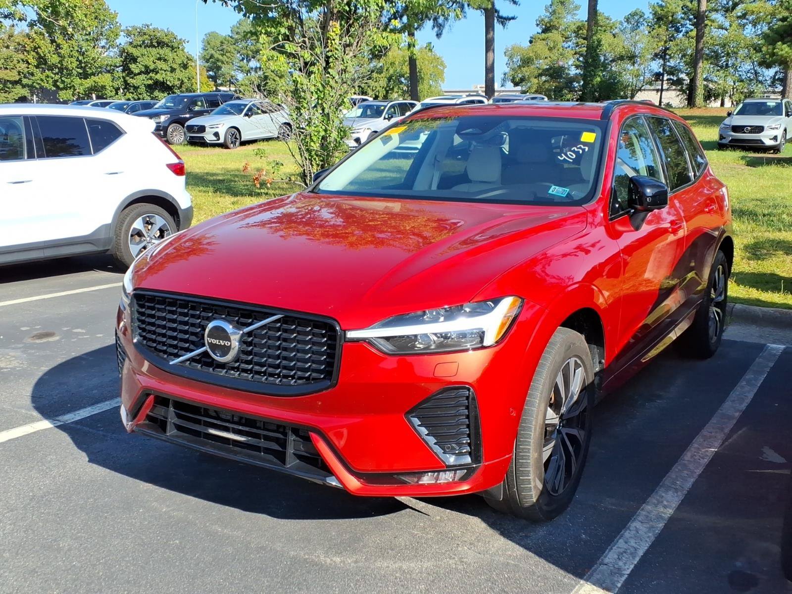 Used 2024 Volvo XC60 B5 Plus w/ Climate Package AWD/4WD image 4
