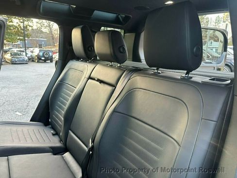 Used 2025 Land Rover Defender 110 OCTA image 18