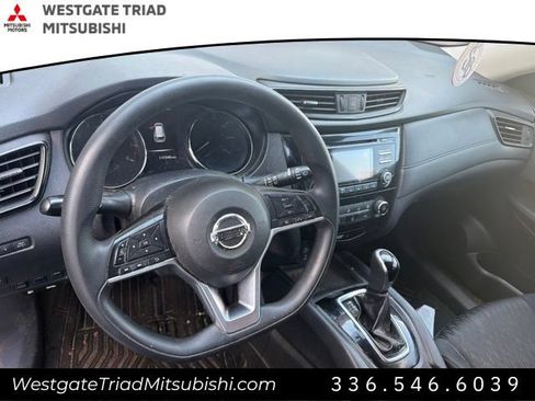 Used 2017 Nissan Rogue S w/ S Appearance Package AWD/4WD image 11